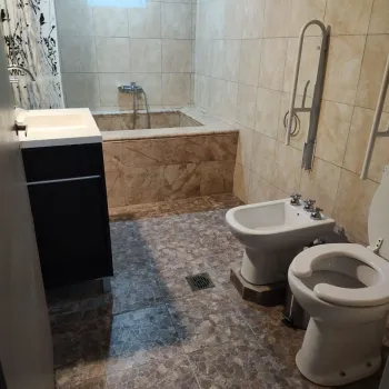 Baño preparado para personas con movilidad reducida