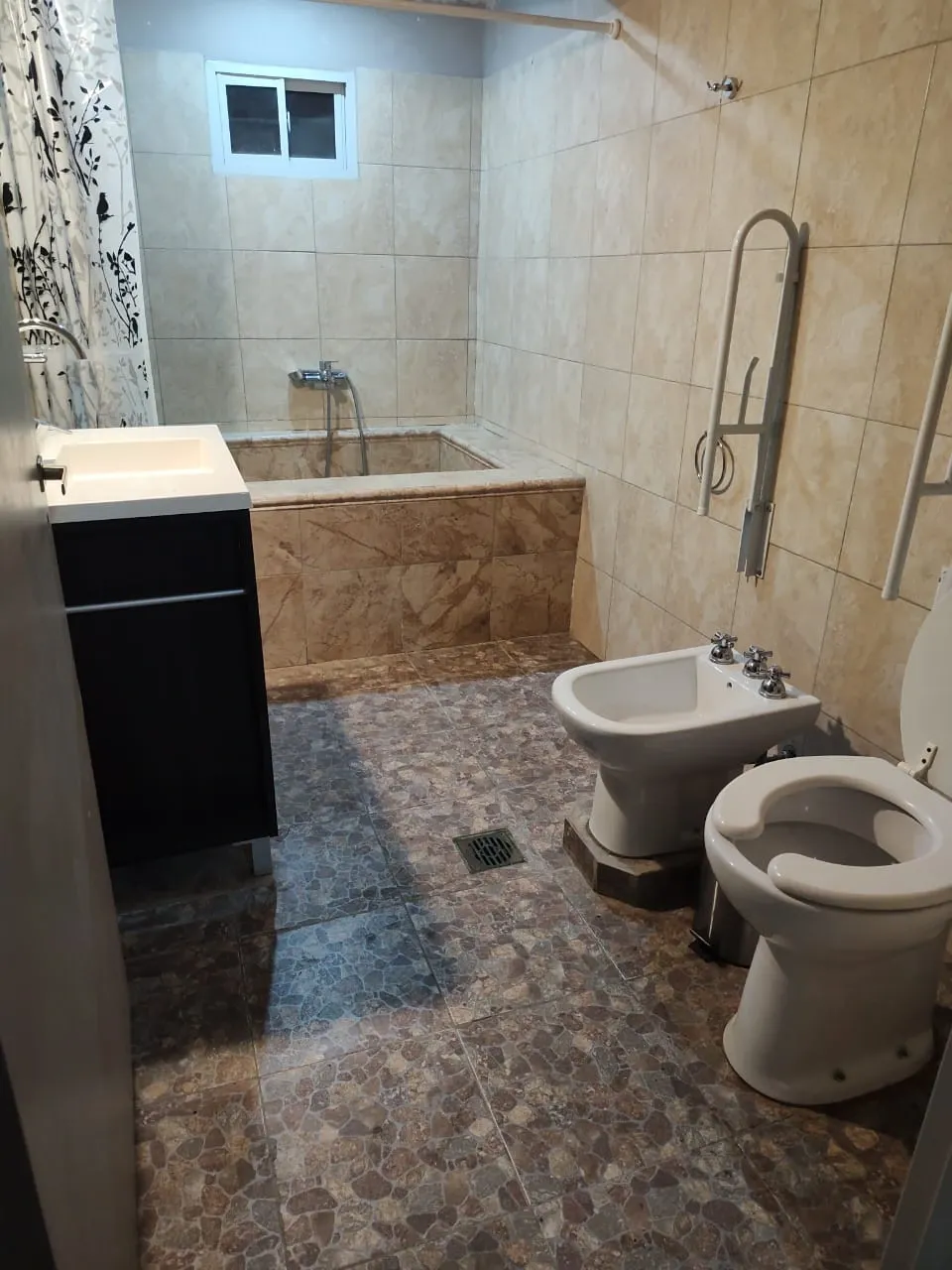 Baño preparado para personas con movilidad reducida