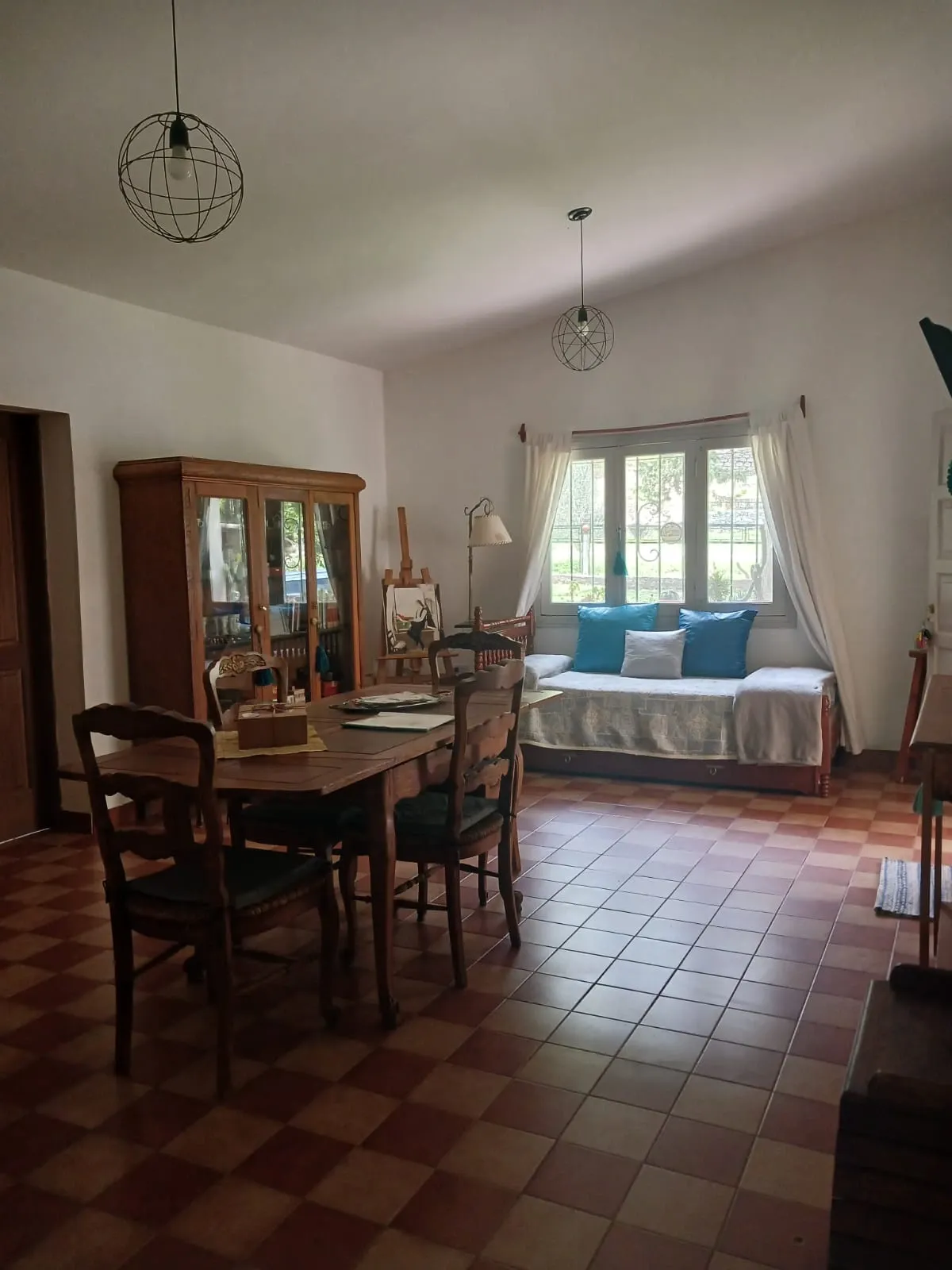 Sala comedor con TV