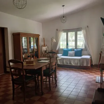 Sala comedor con TV